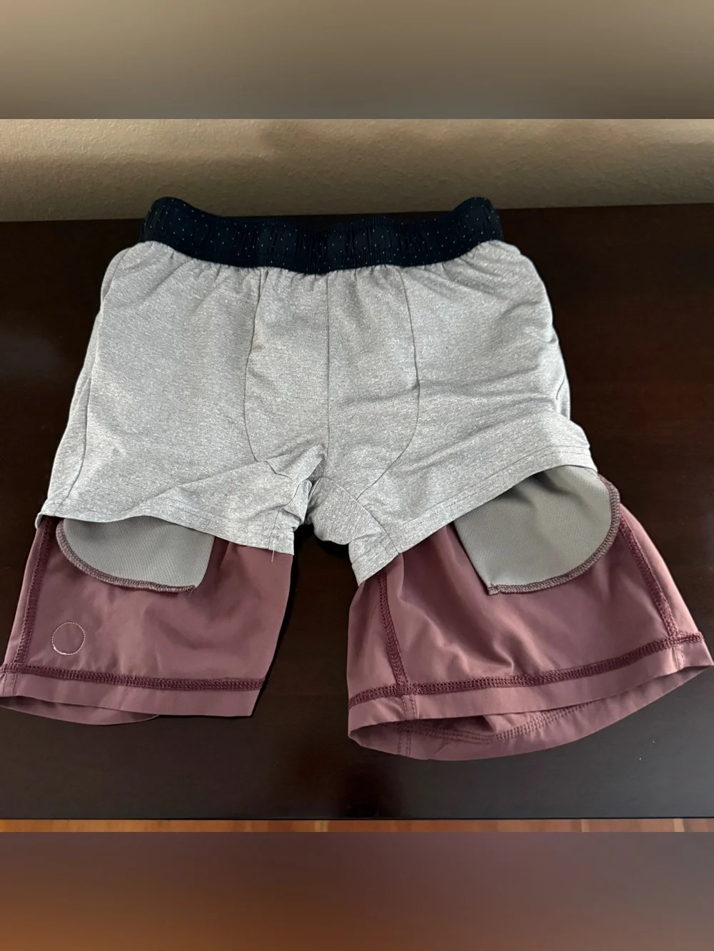 Vuori Mens Kore Lined Shorts Size Small Sour Cherry Color 7 inches inseam